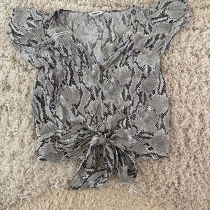 Express Snake Pattern Bottom Tie Blouse/Top